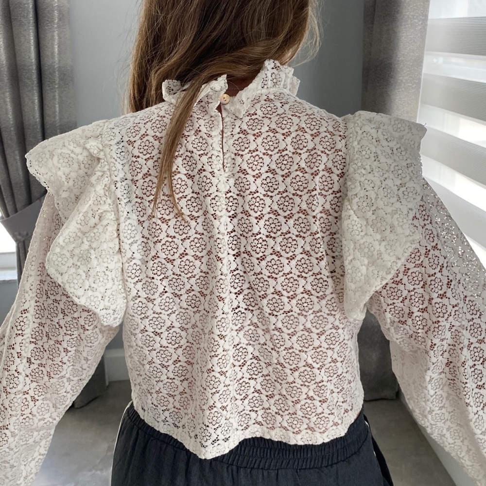 Zara Lace Cream Crop Top - Picture 15 of 15